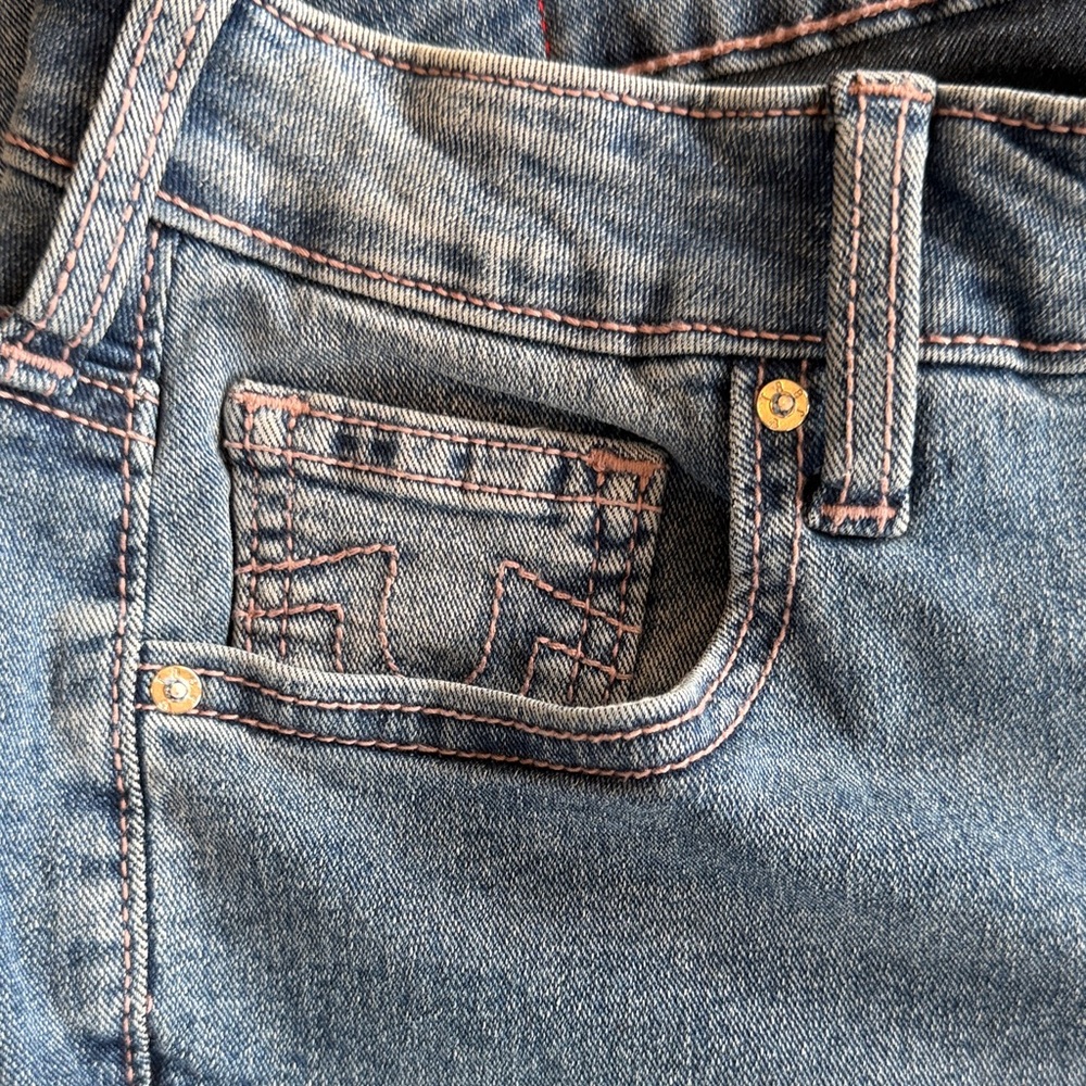True Religion Women's Light Blue Skinny Jeans. Rhinestone Pocket Detail. Size 27 - Picture 6 of 8